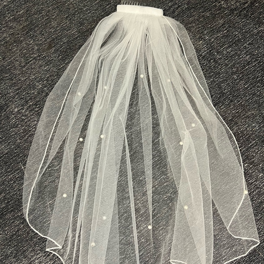 Short pearl veil